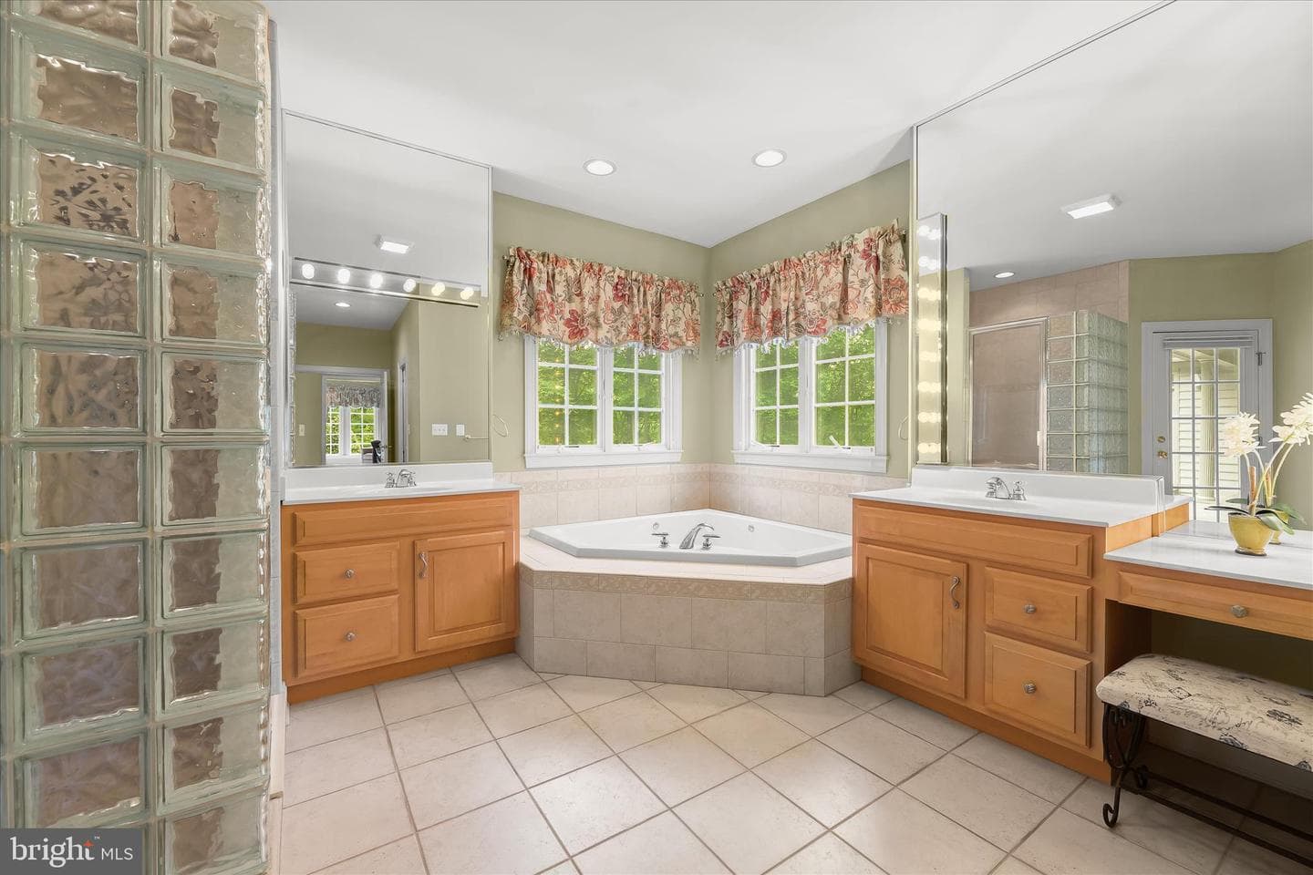 2400 Summerfield Drive photo 45