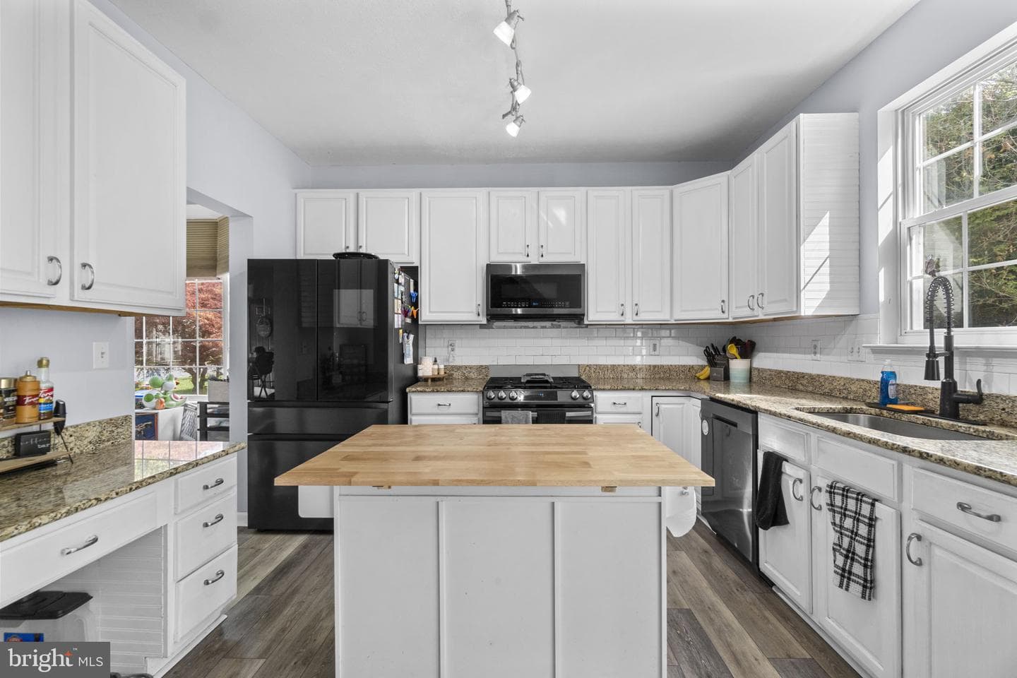 4210 Mead Drive photo 8