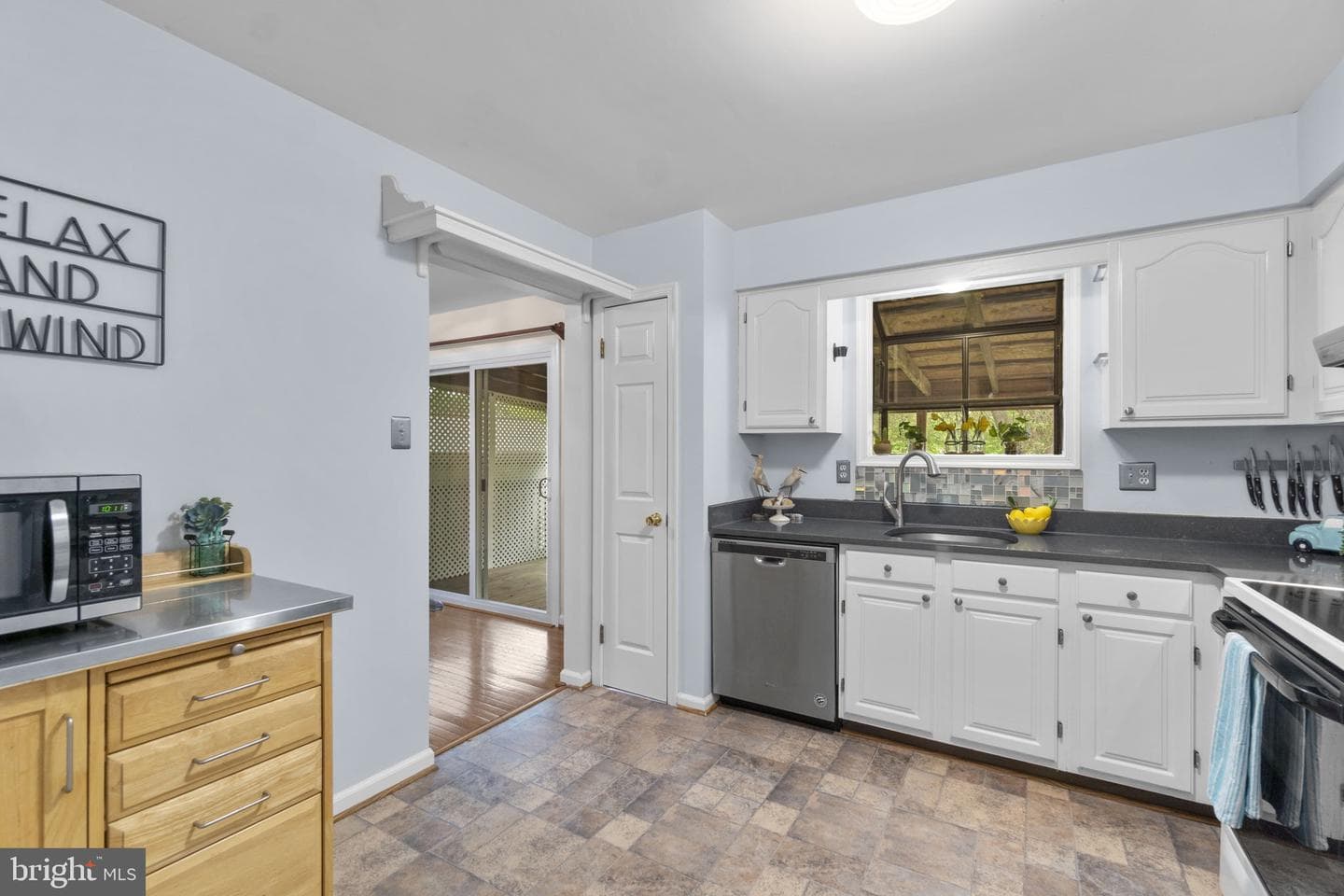 132 Dunrovin Avenue photo 11