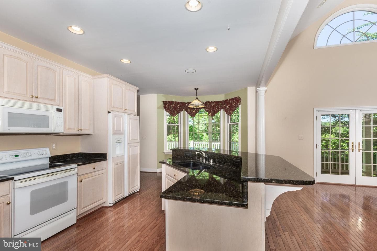 760 Charingworth Road photo 14