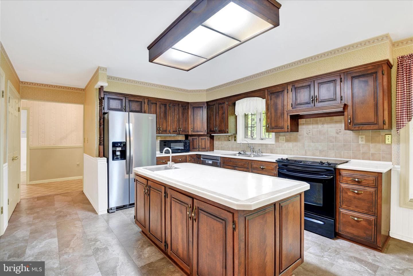 2055 Manchester Road photo 20