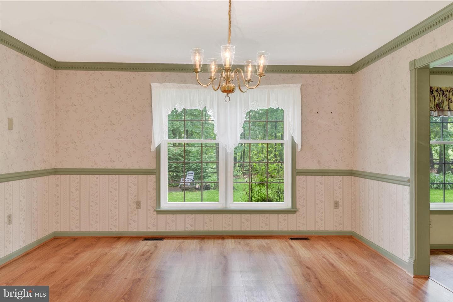 2055 Manchester Road photo 30