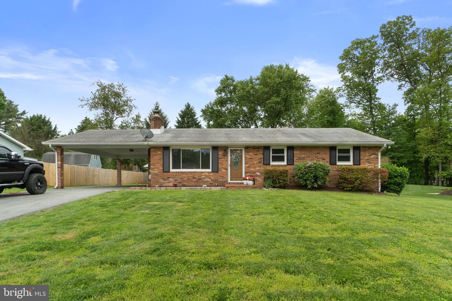 1519 Woodridge Lane photo 1