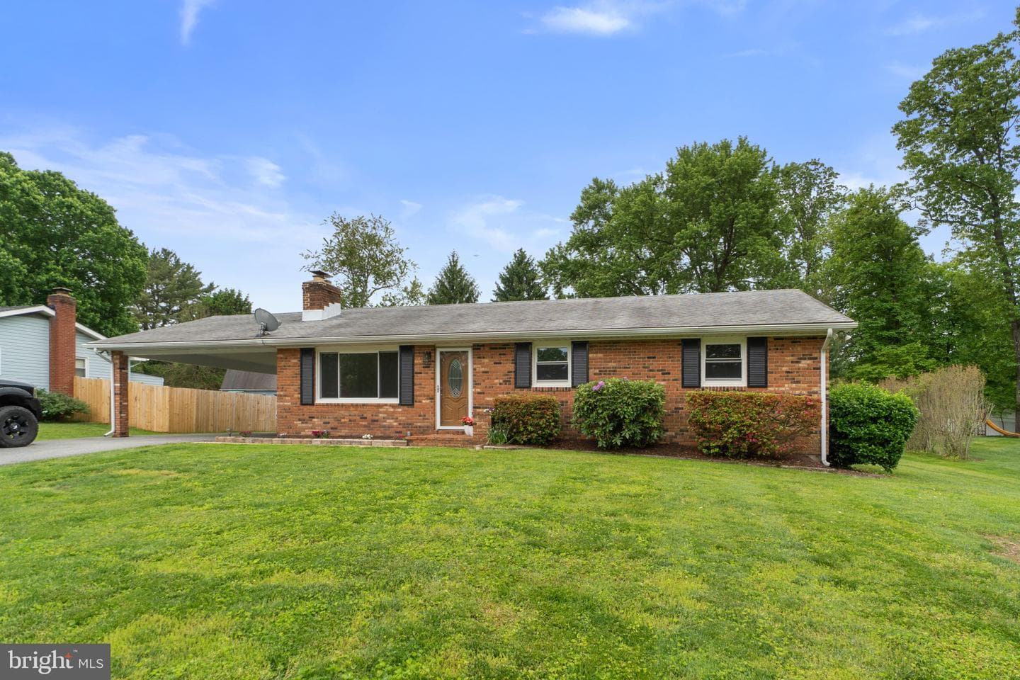 1519 Woodridge Lane photo 2