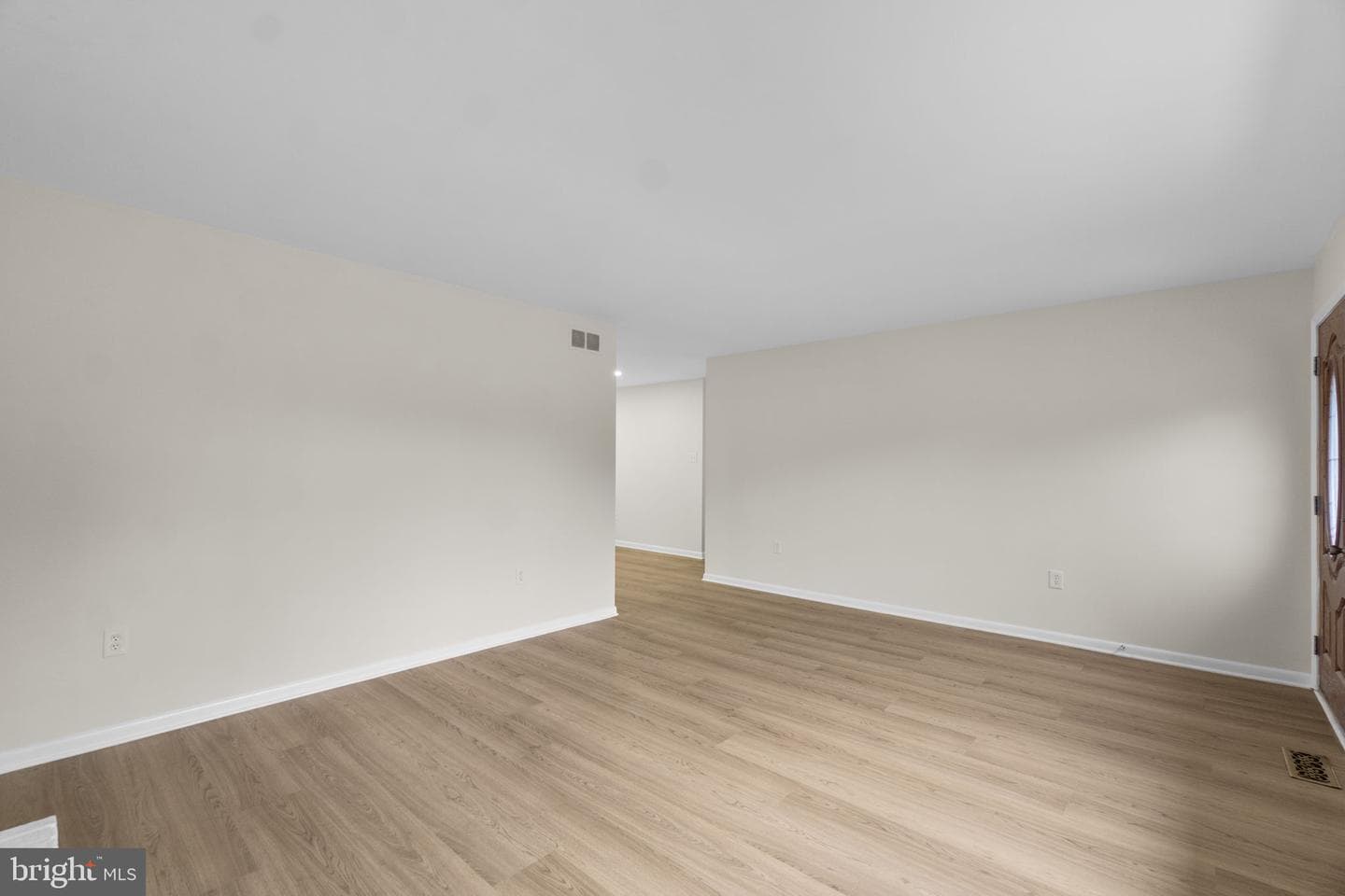 1519 Woodridge Lane photo 9