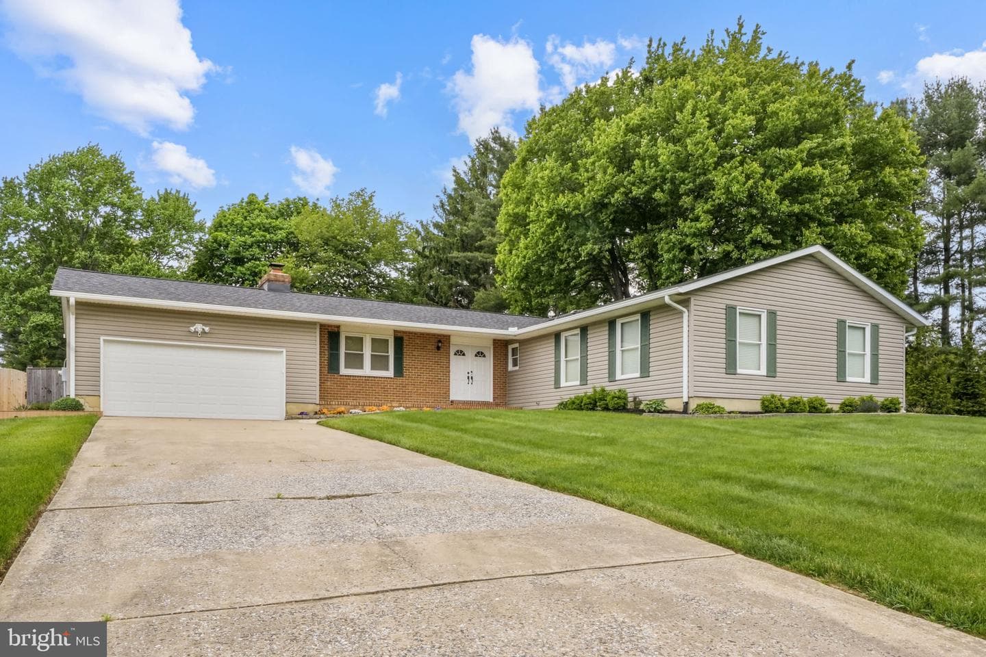 1812 Miller Drive photo 2