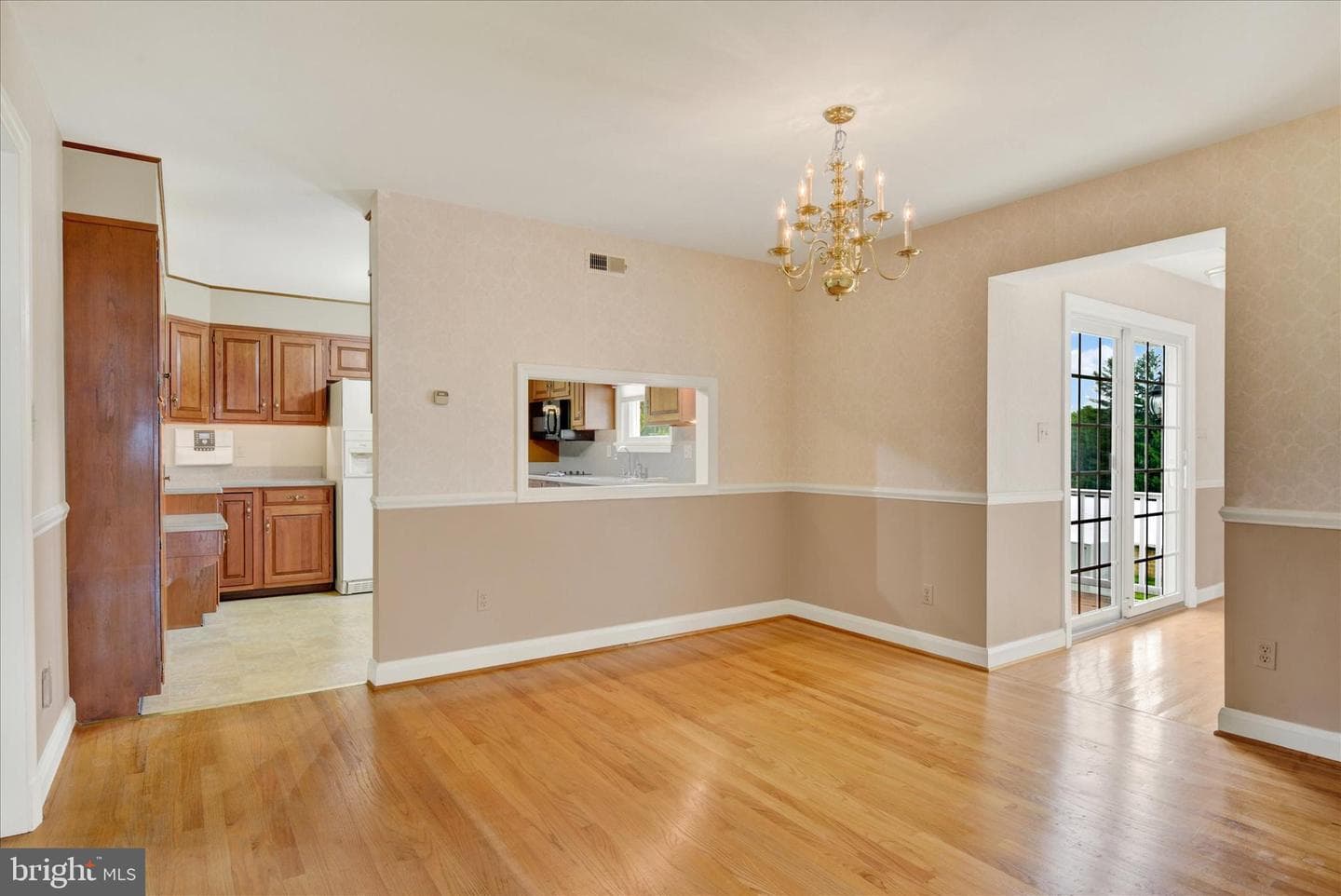 1645 Saint Paul Street photo 23