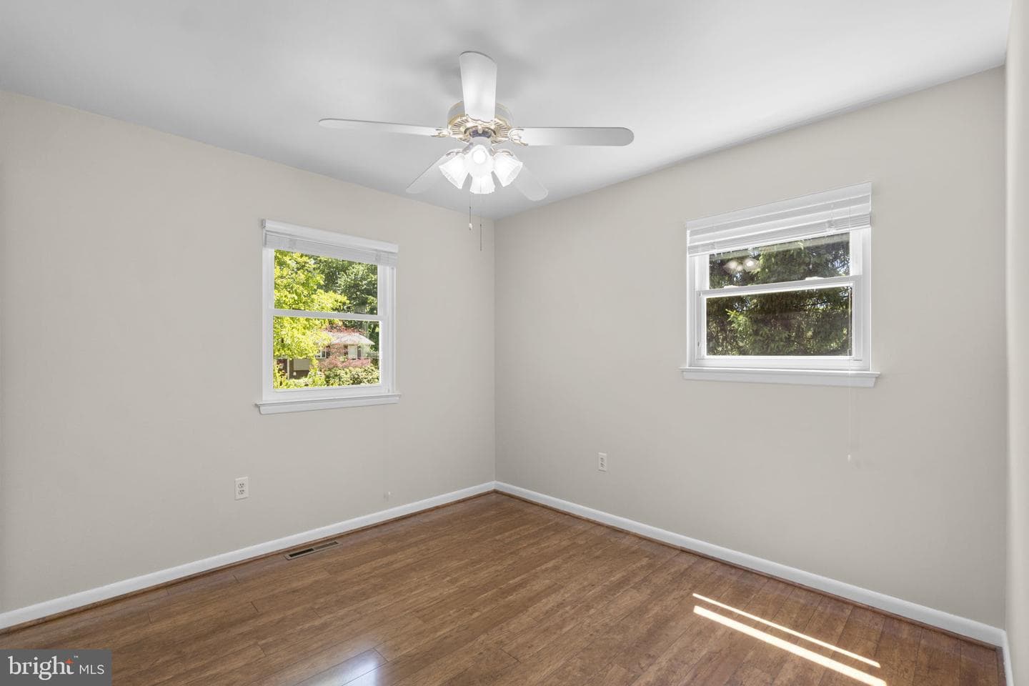 5804 Miriam Drive photo 10
