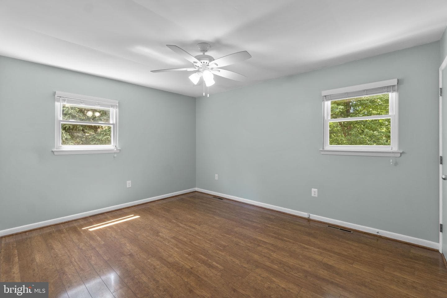 5804 Miriam Drive photo 8