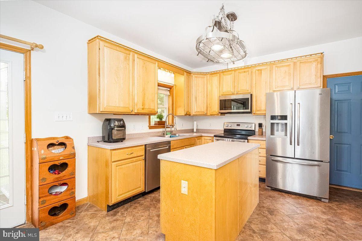 2402 Windisch Drive photo 12