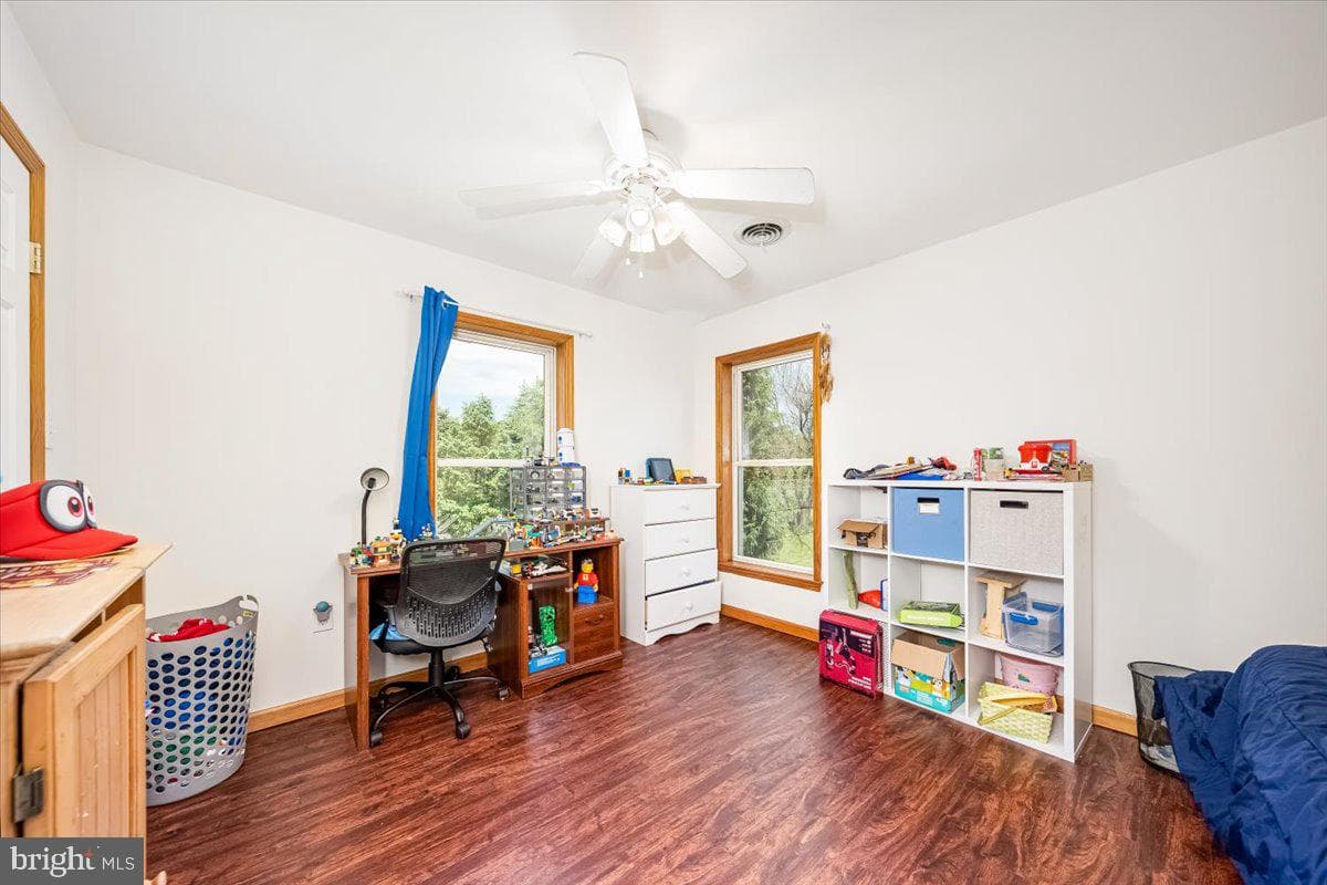 2402 Windisch Drive photo 31