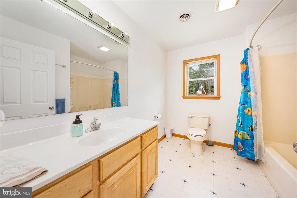 2402 Windisch Drive photo 36