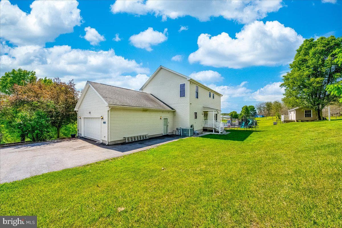 2402 Windisch Drive photo 68