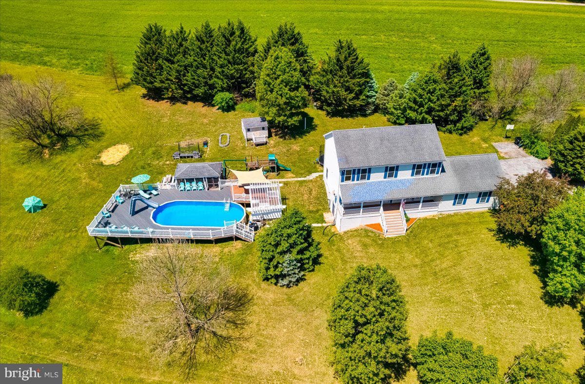 2402 Windisch Drive photo 76
