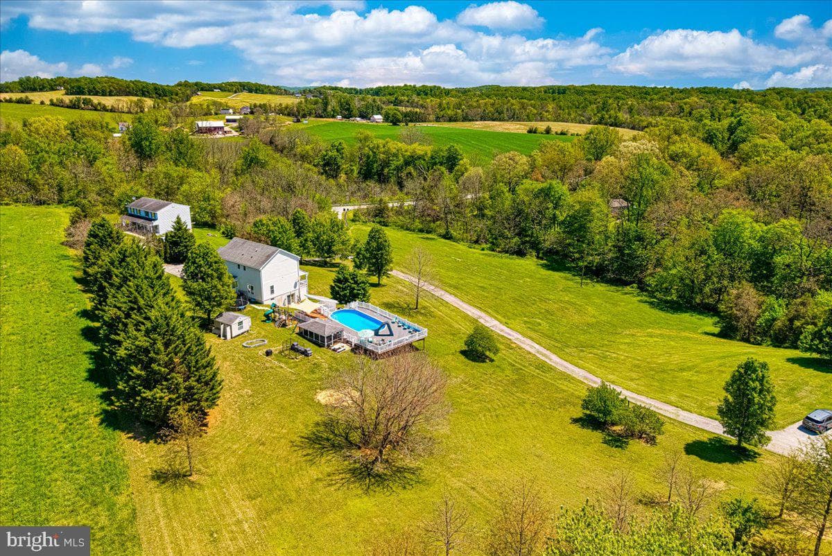 2402 Windisch Drive photo 81