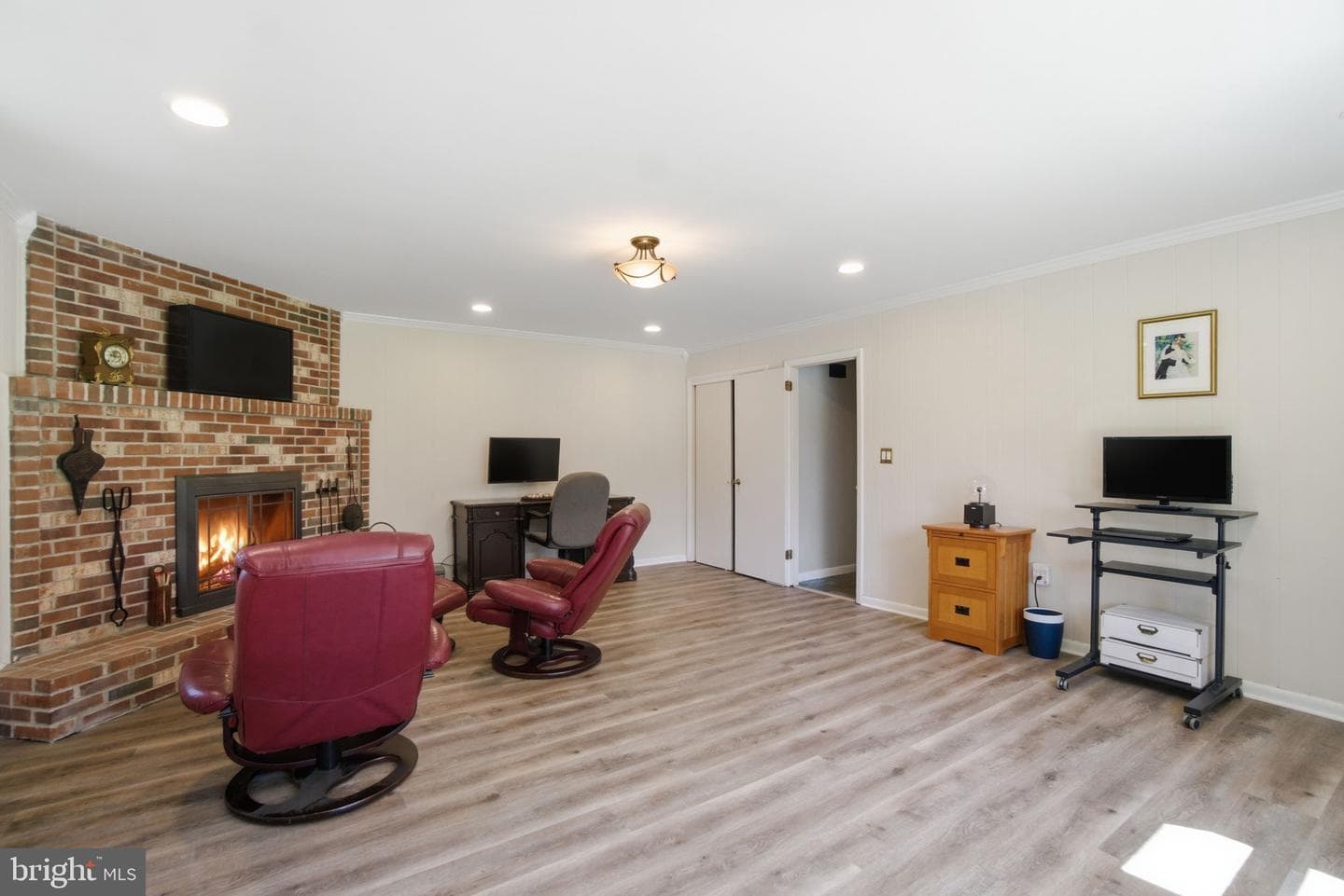 6407 Taper Court photo 16