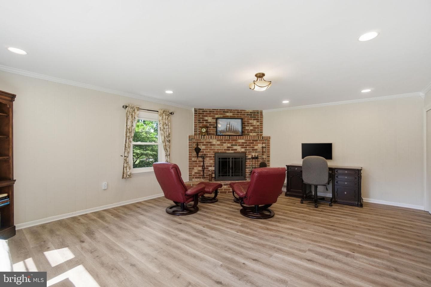 6407 Taper Court photo 17