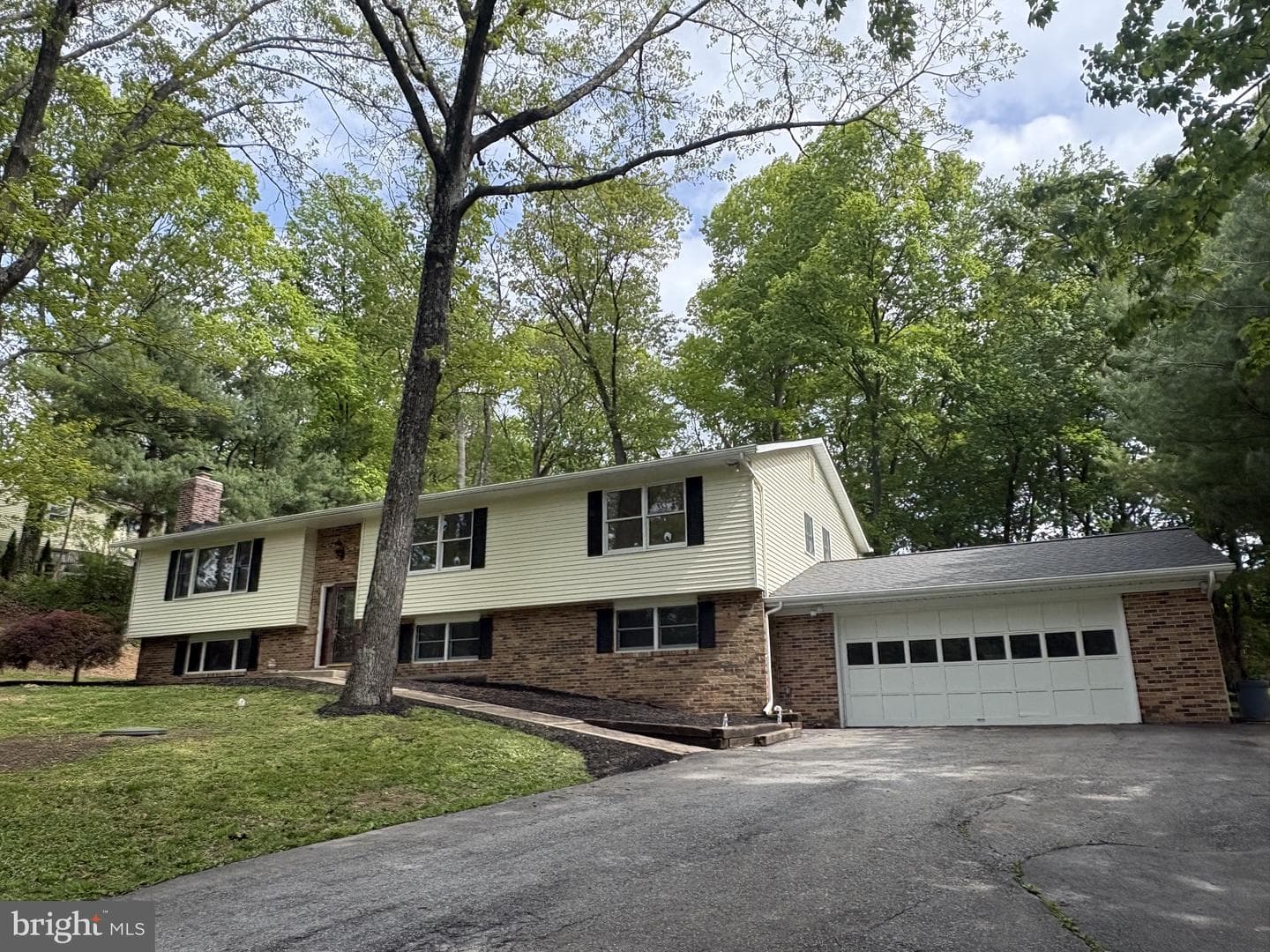 5685 French Avenue, Sykesville