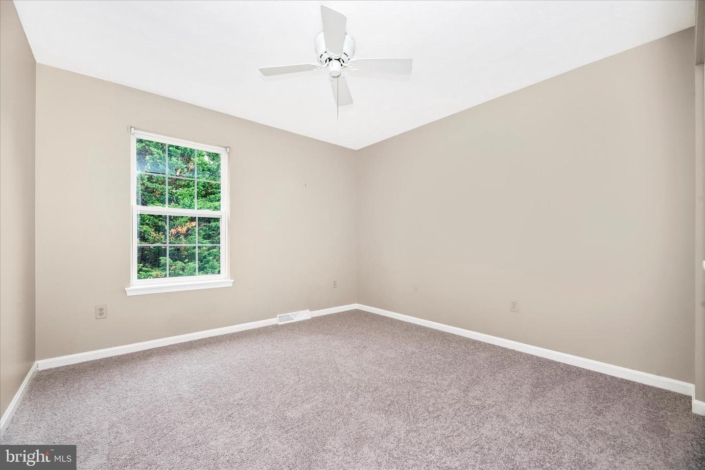 705 Spotters Court photo 38
