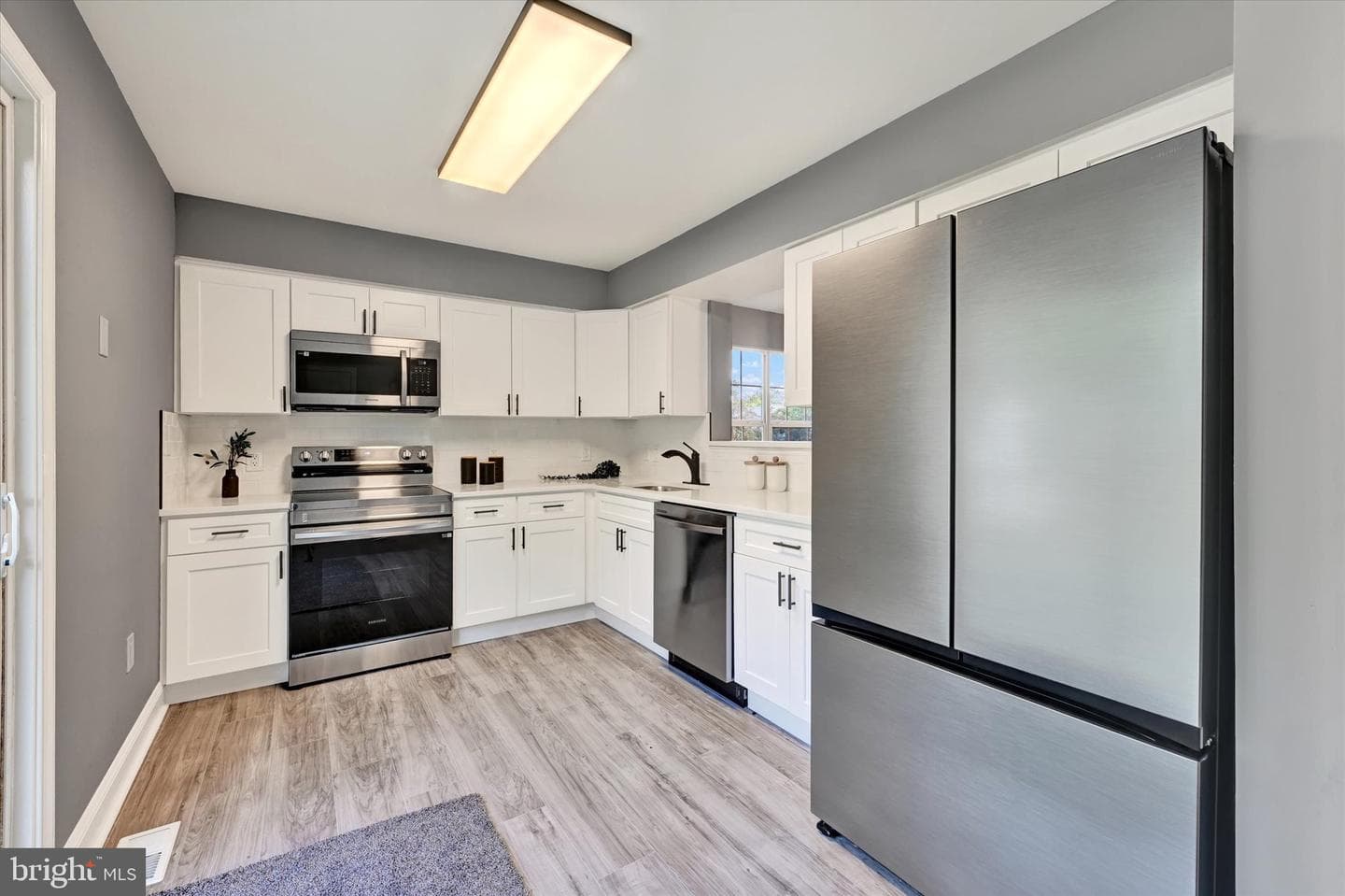 711 Medinah Circle photo 19