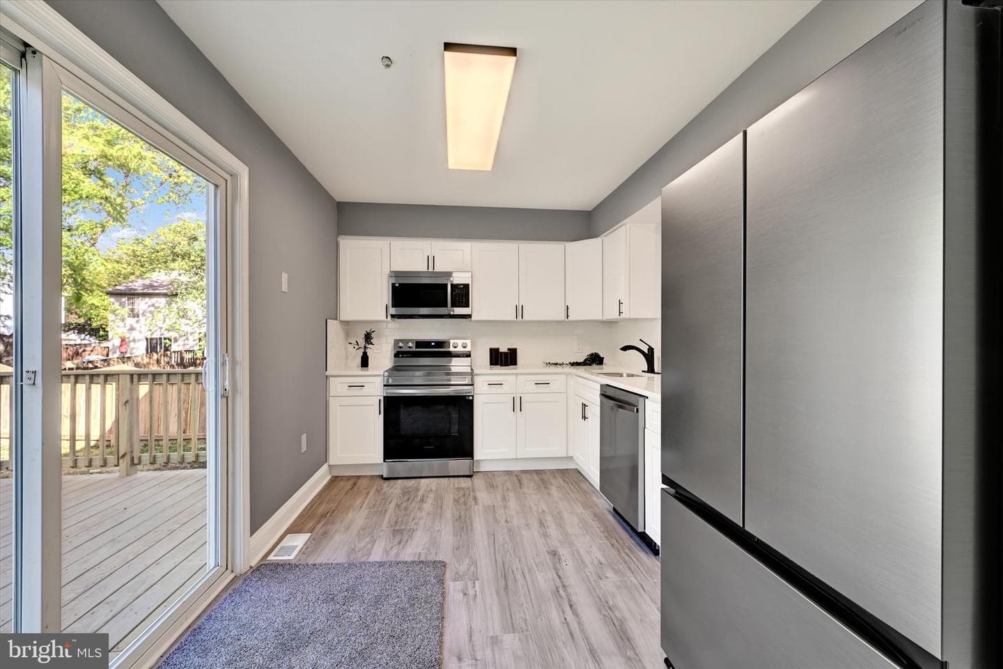 711 Medinah Circle photo 20