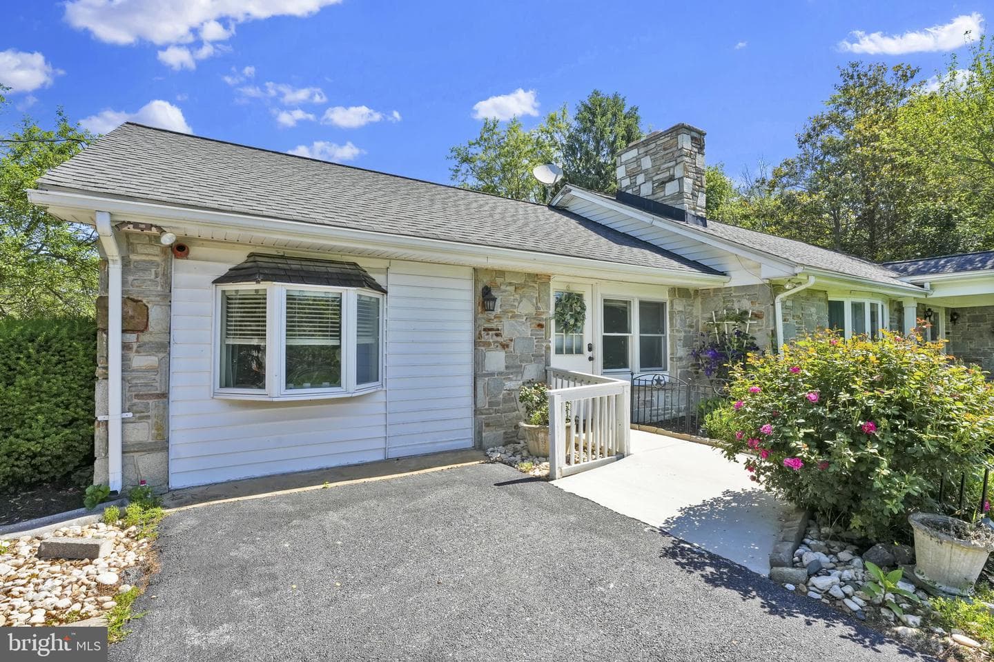 3300 Hawks Hill Rd photo 5