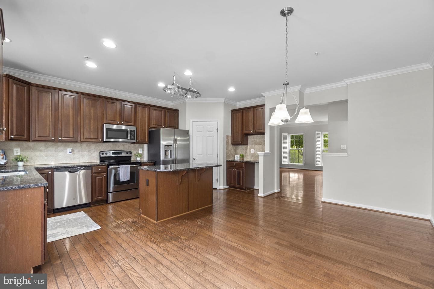 7563 Willow Bottom Road photo 4