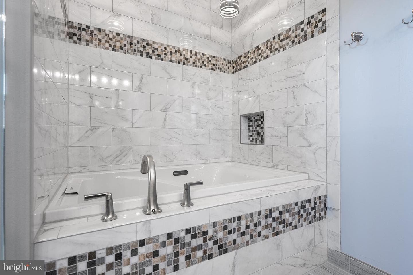 1650 Village Green Drive photo 24