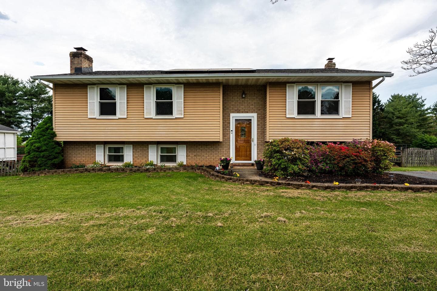 1005 Caren Drive photo 3