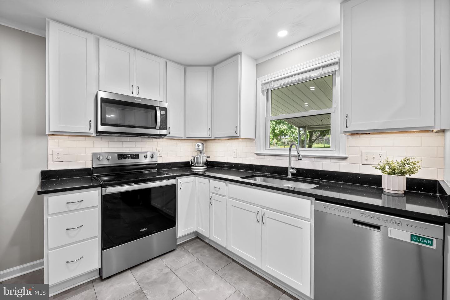 47 Sullivan Road photo 11
