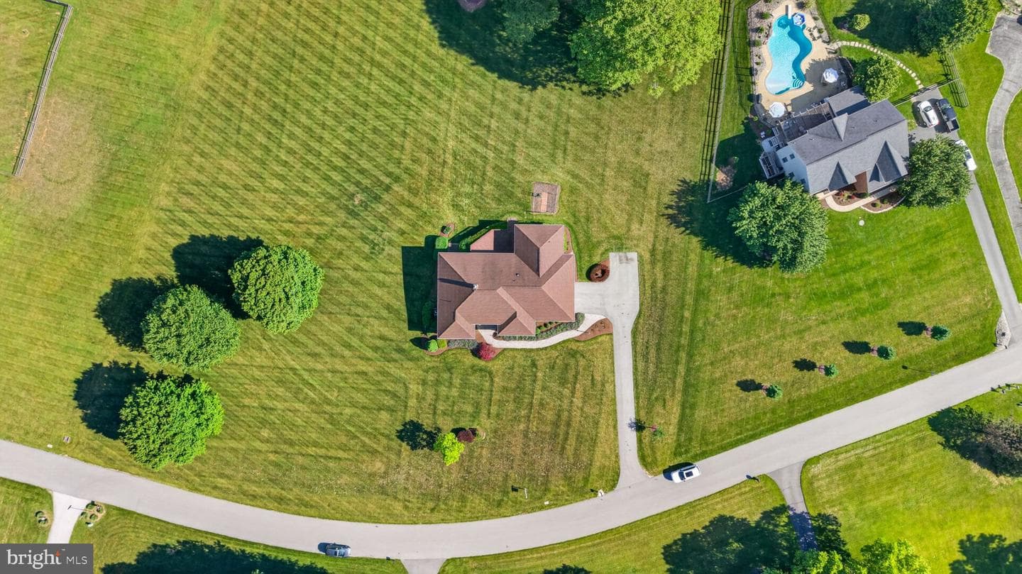 710 Waters Edge Court photo 12