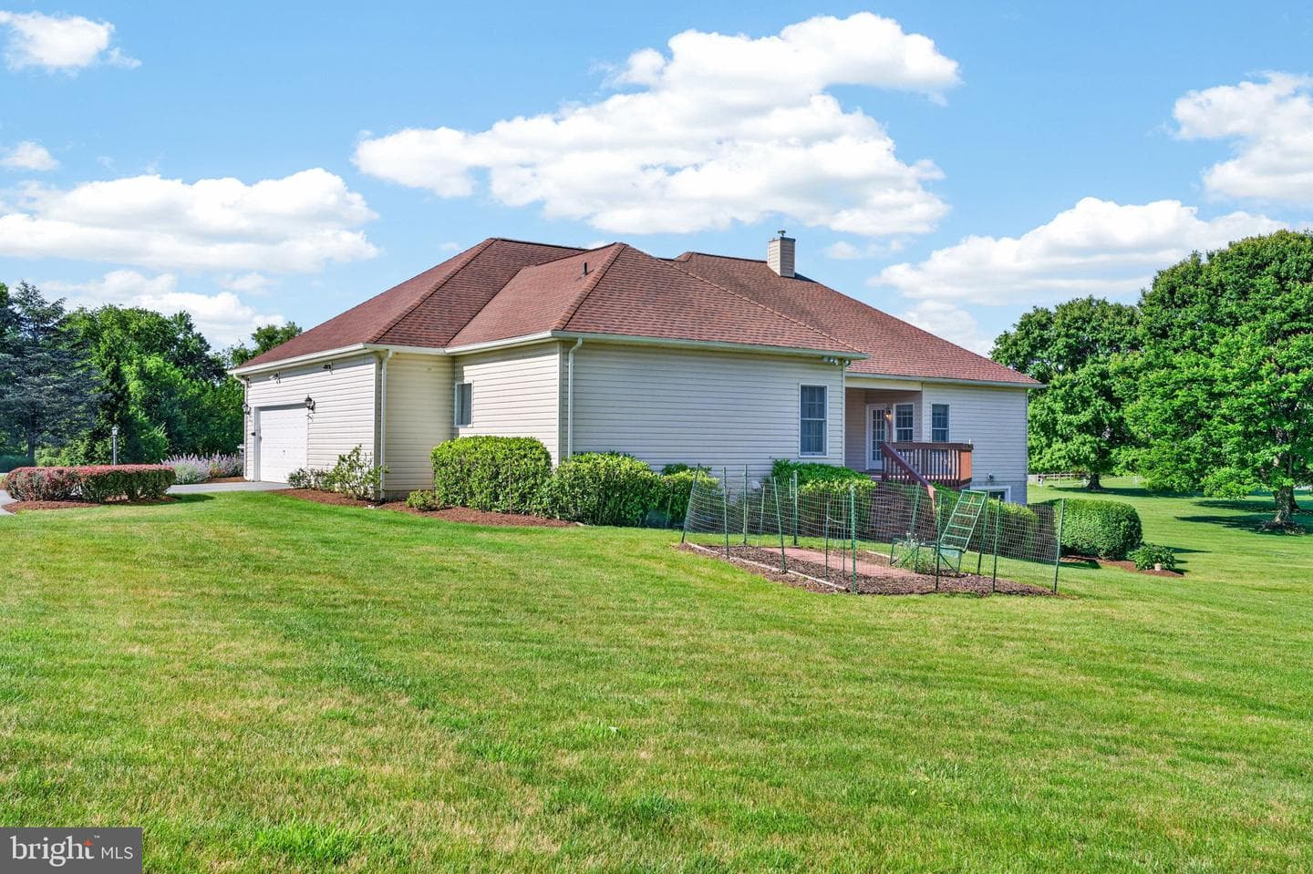 710 Waters Edge Court photo 23