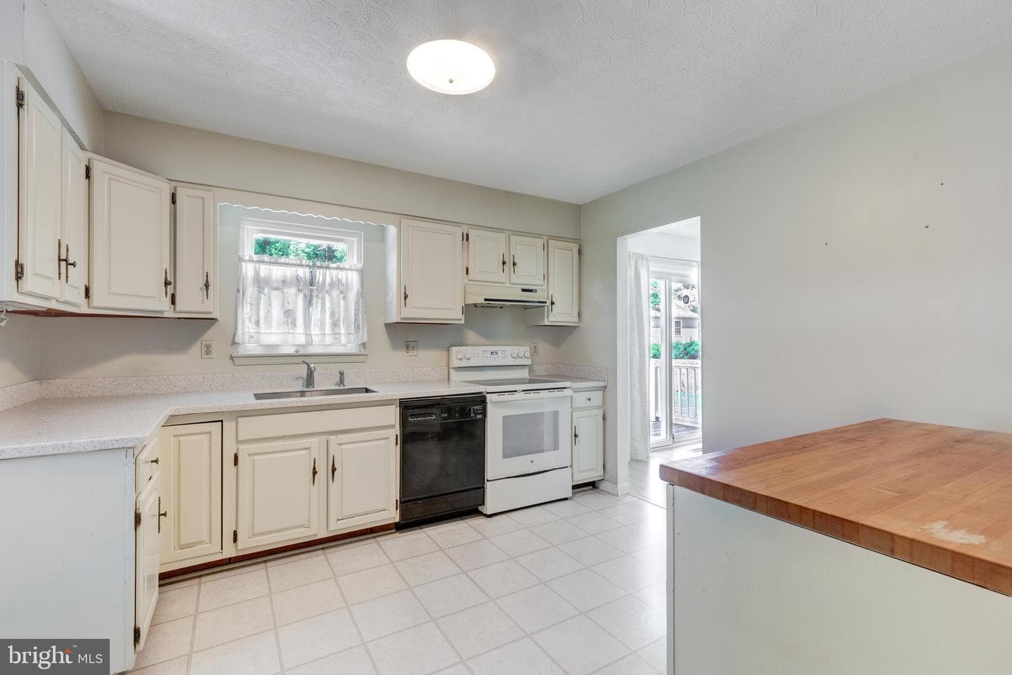 4107 Murphys Run Court photo 8
