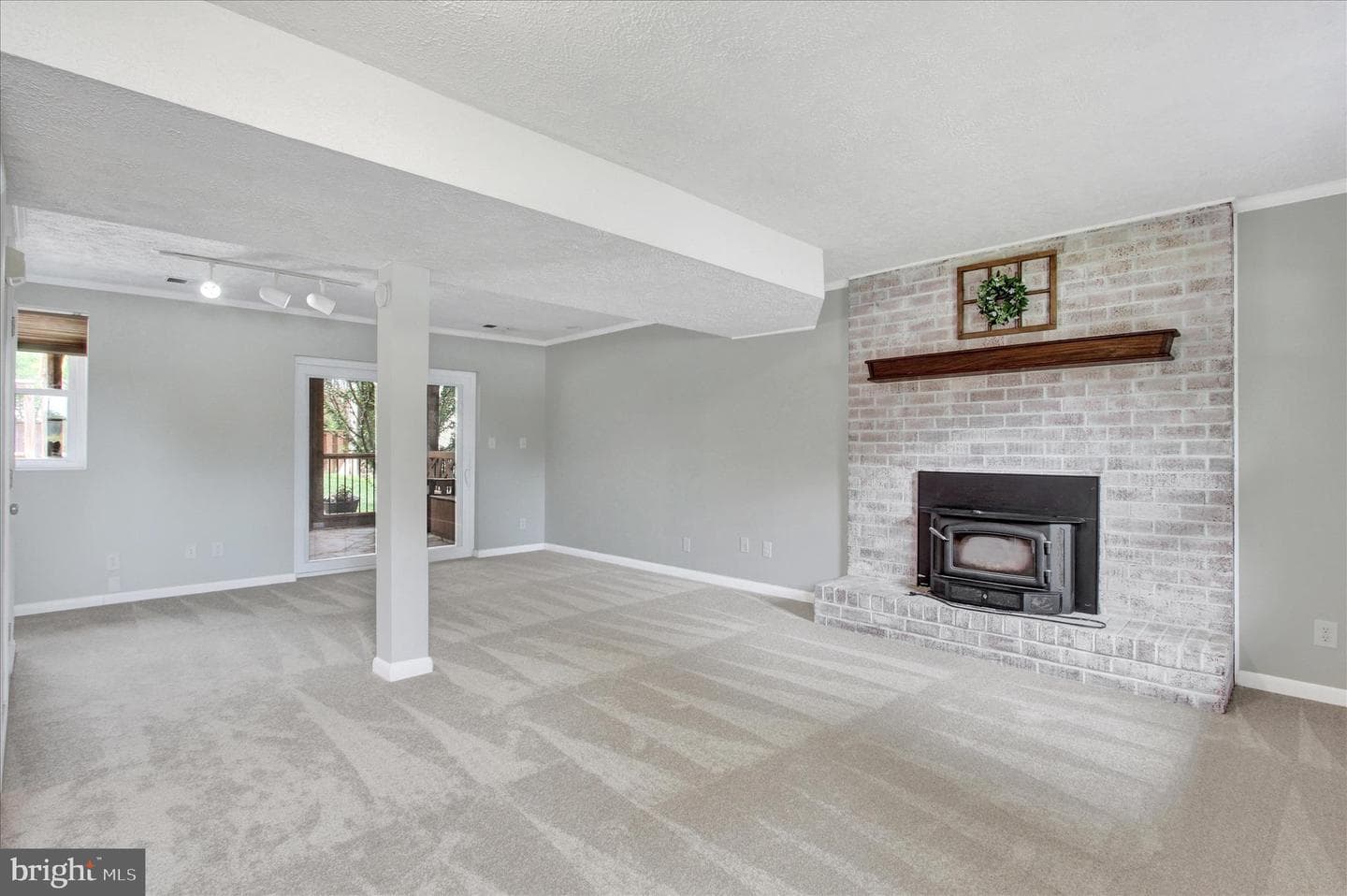 806 Uniontown Road photo 23