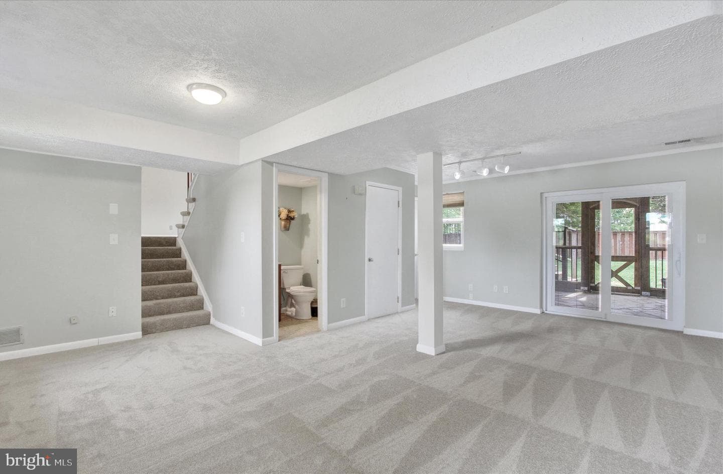 806 Uniontown Road photo 24