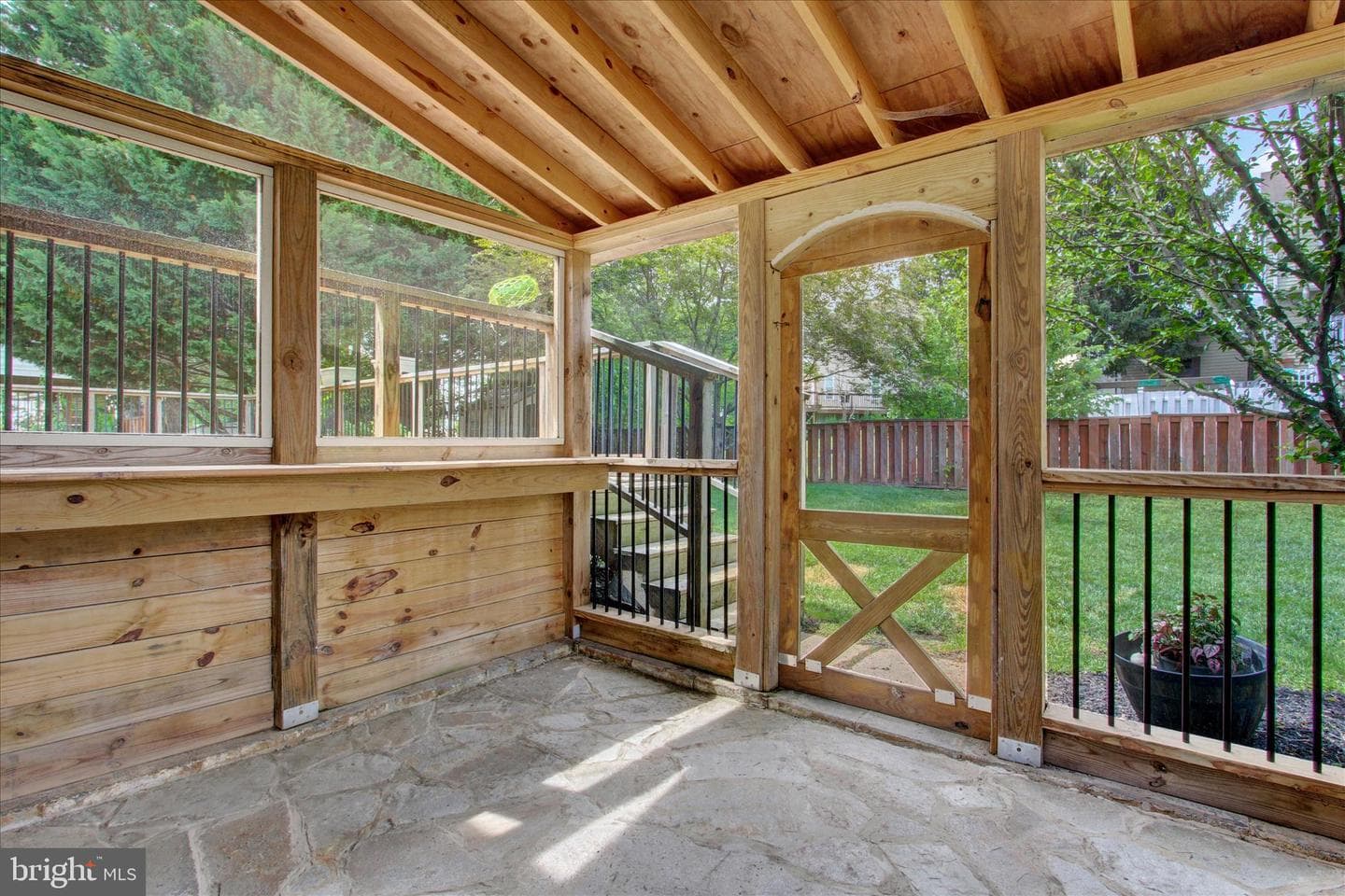 806 Uniontown Road photo 4