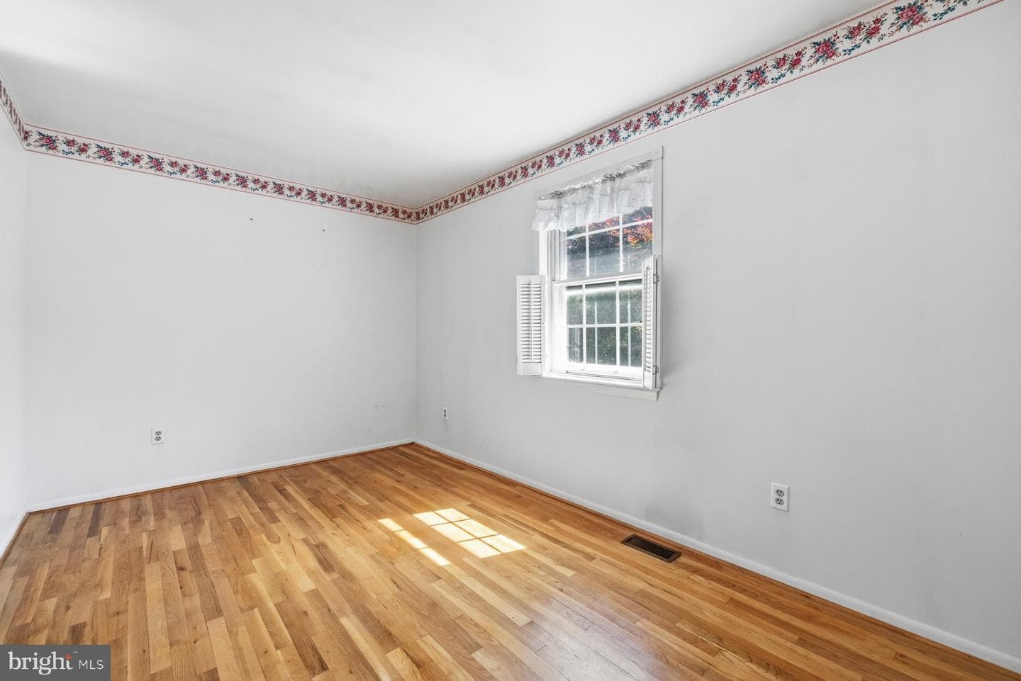 2318 Beren Lane photo 31