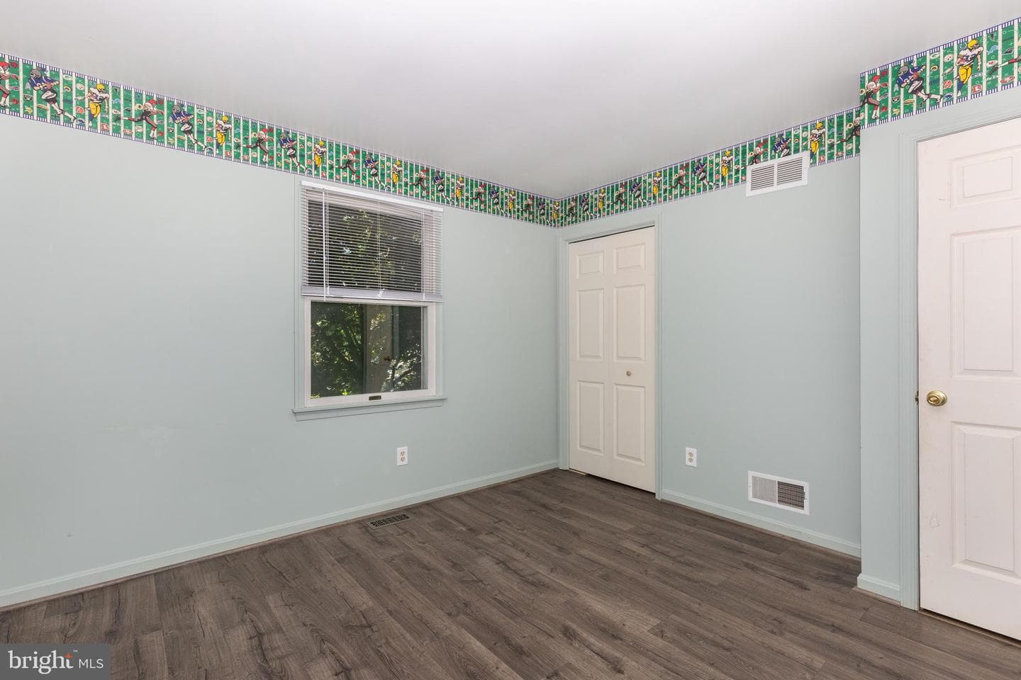 1260 Campus Court photo 19