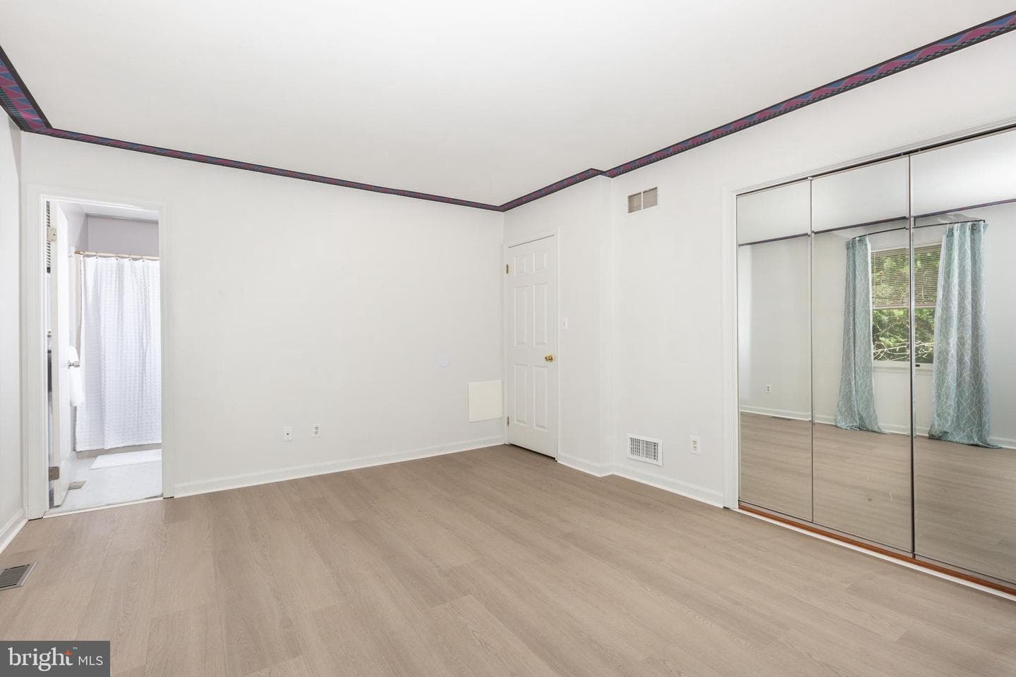 1260 Campus Court photo 26