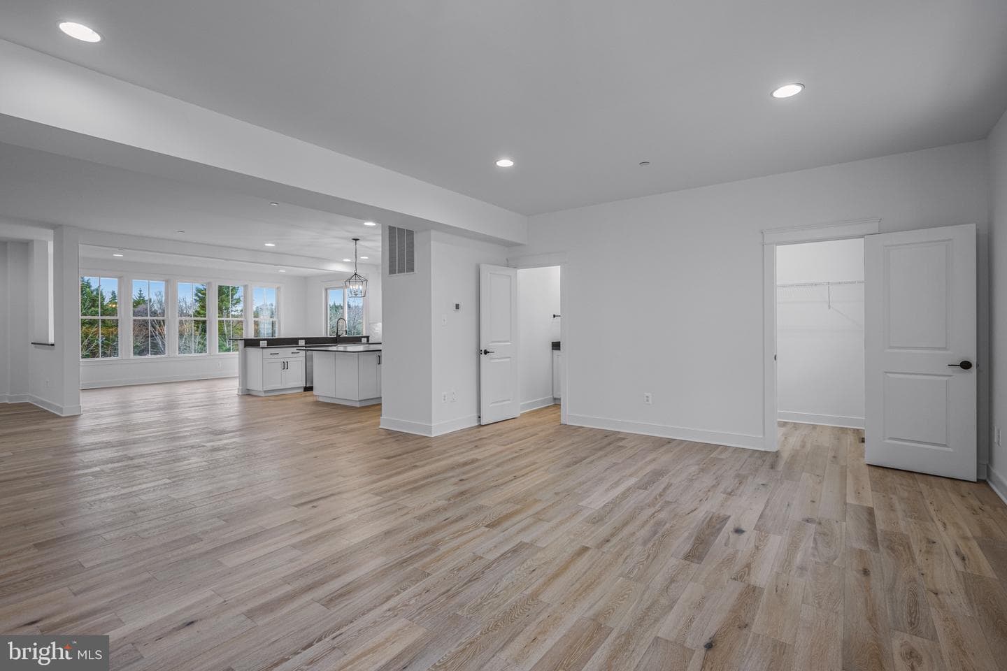 102 Kenard Drive photo 3