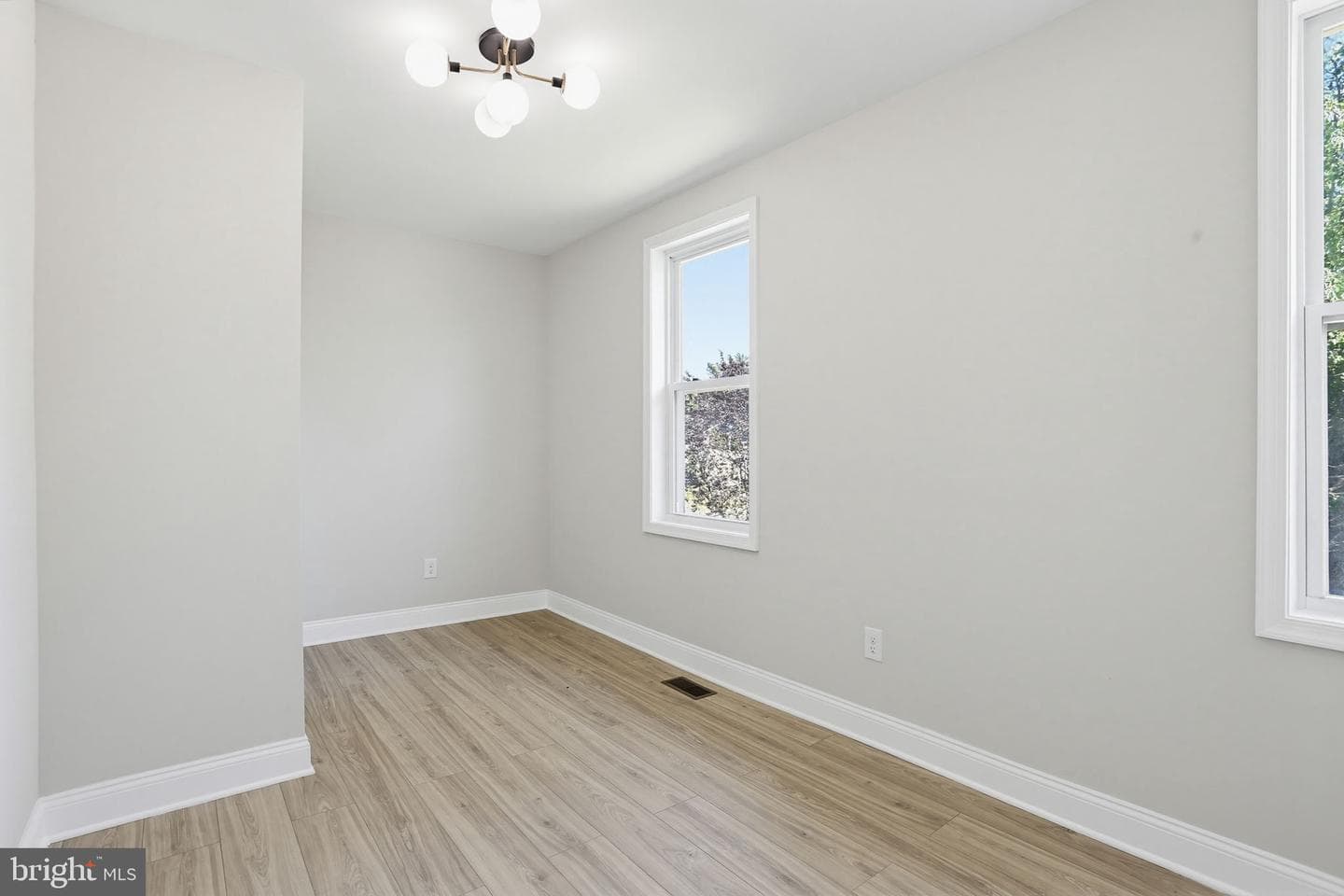 6504 Freedom Avenue photo 31