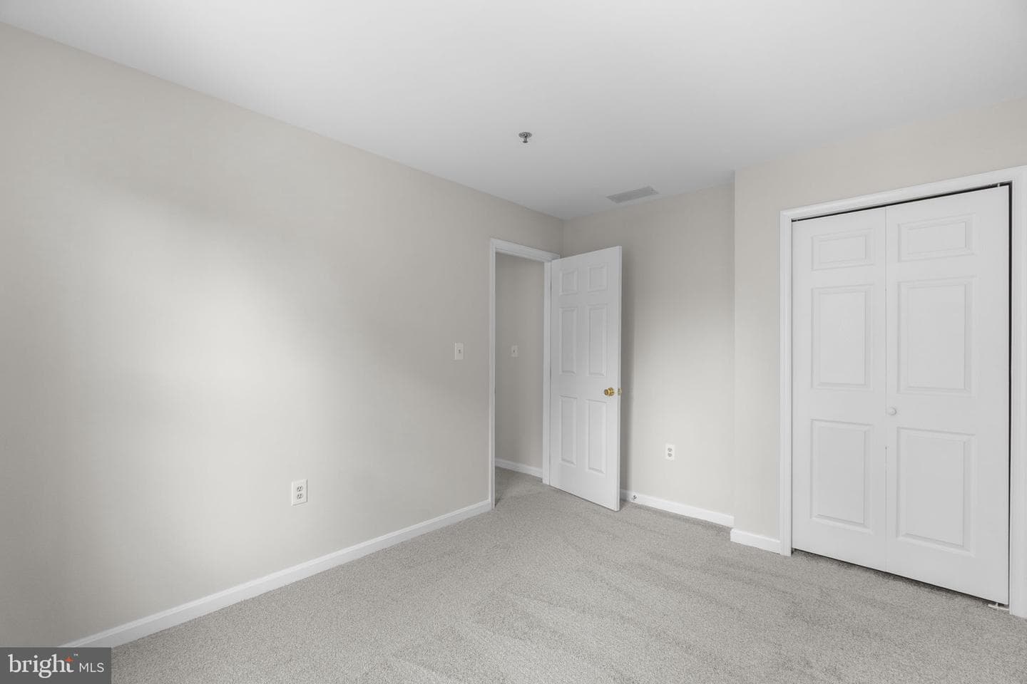 129 N Towne Court photo 18
