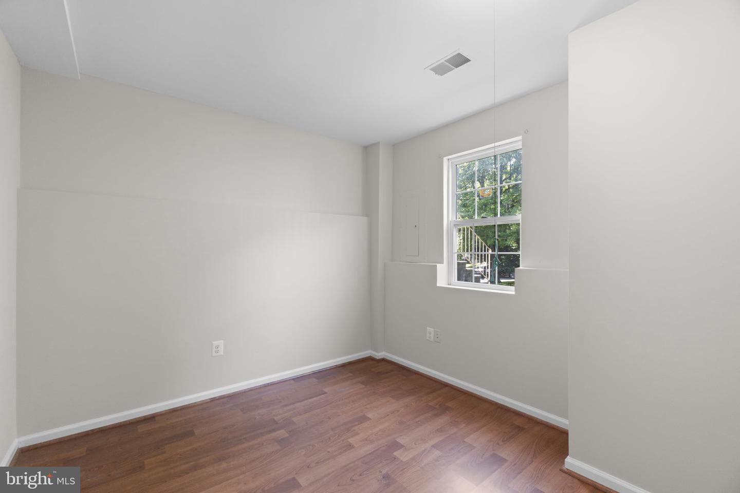 129 N Towne Court photo 19