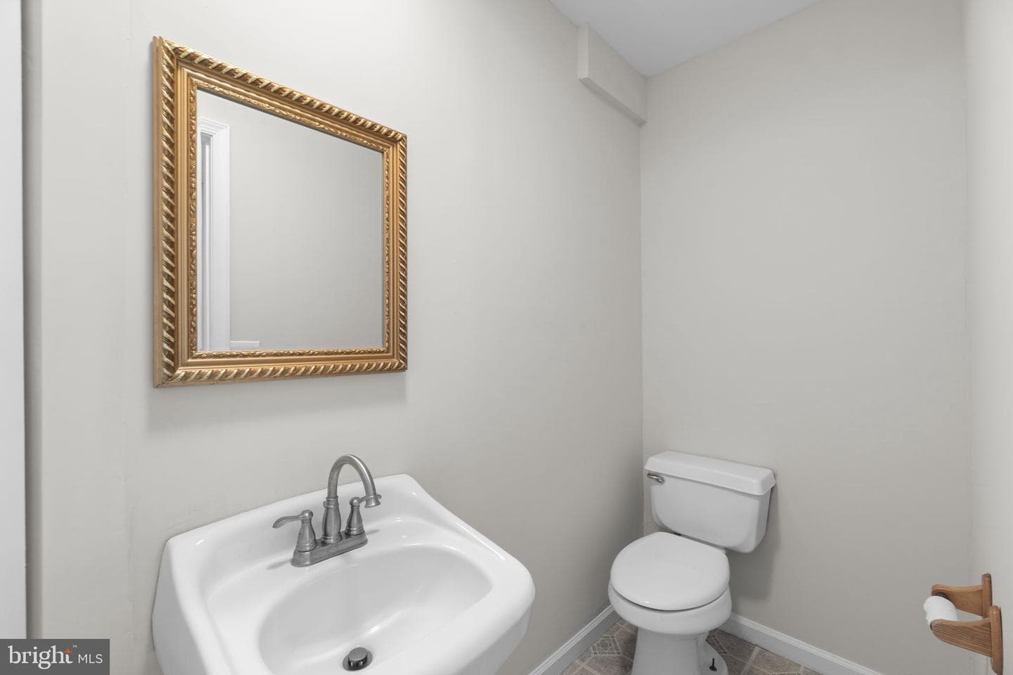 129 N Towne Court photo 23