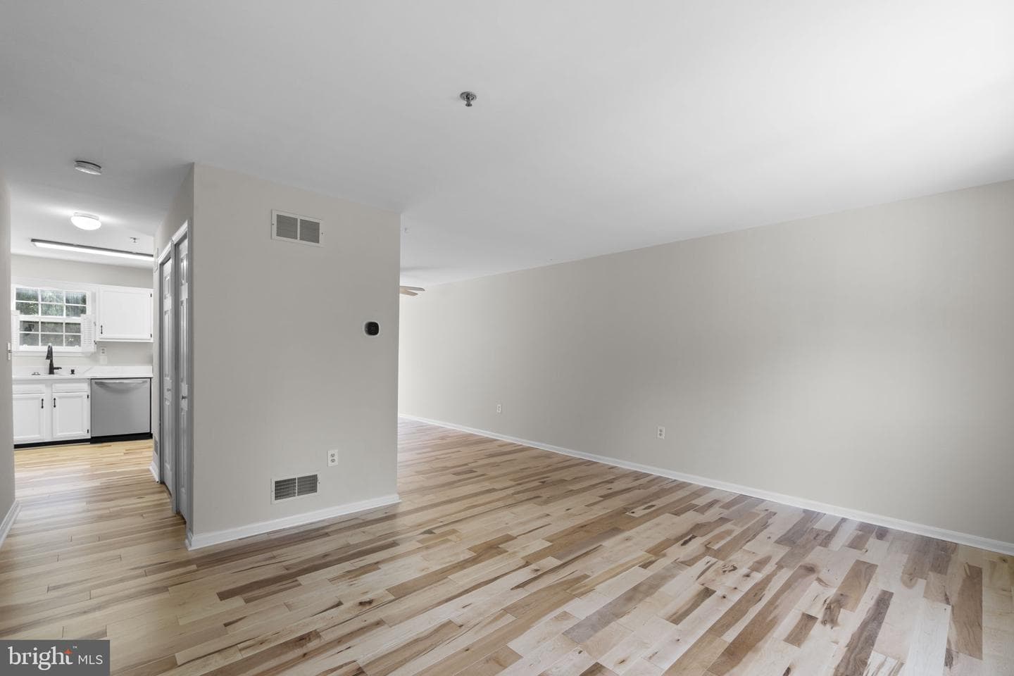 129 N Towne Court photo 4