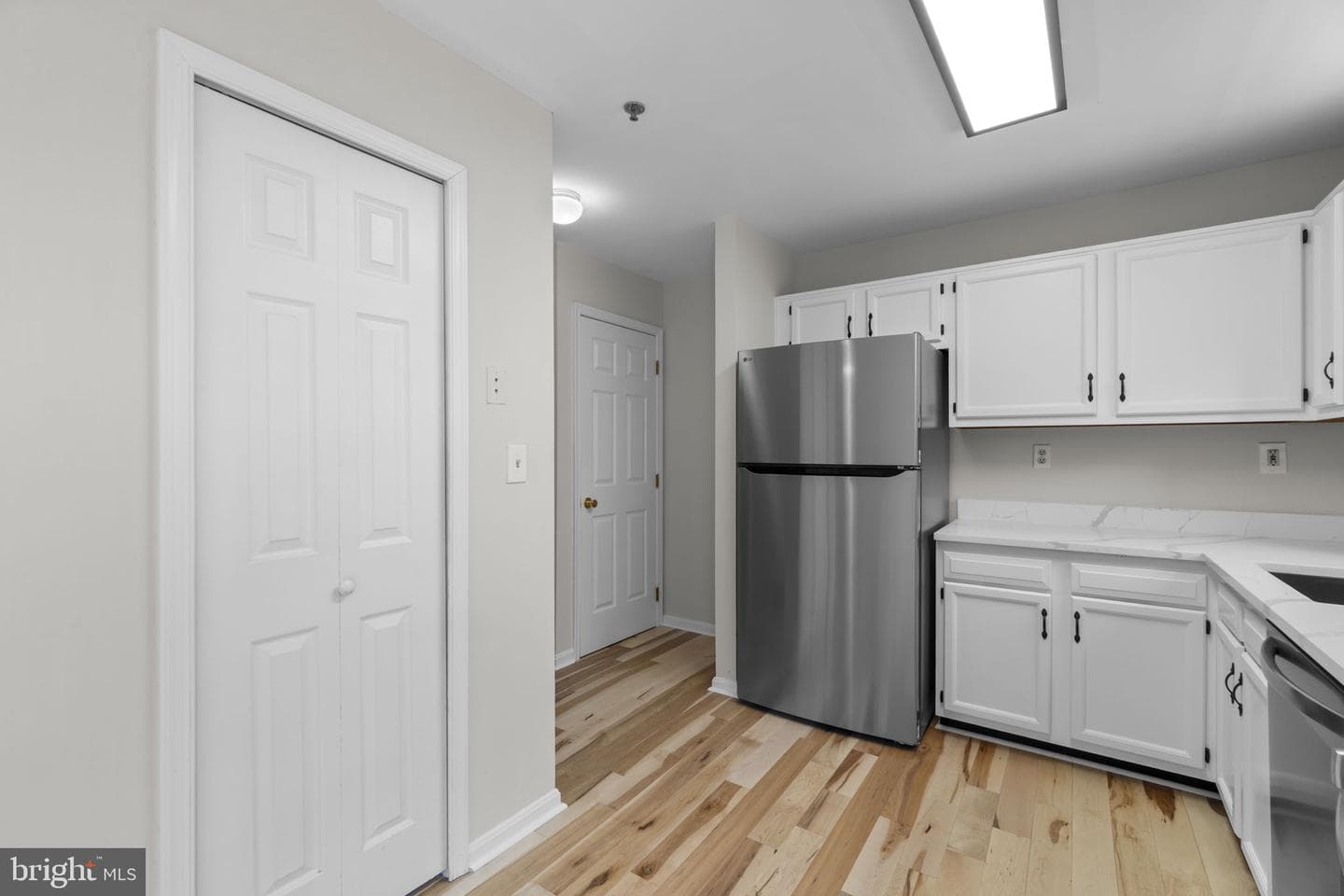 129 N Towne Court photo 8