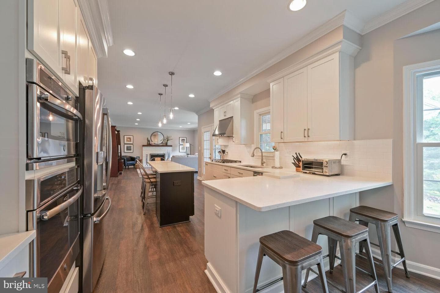 2074 Hammond Avenue photo 11