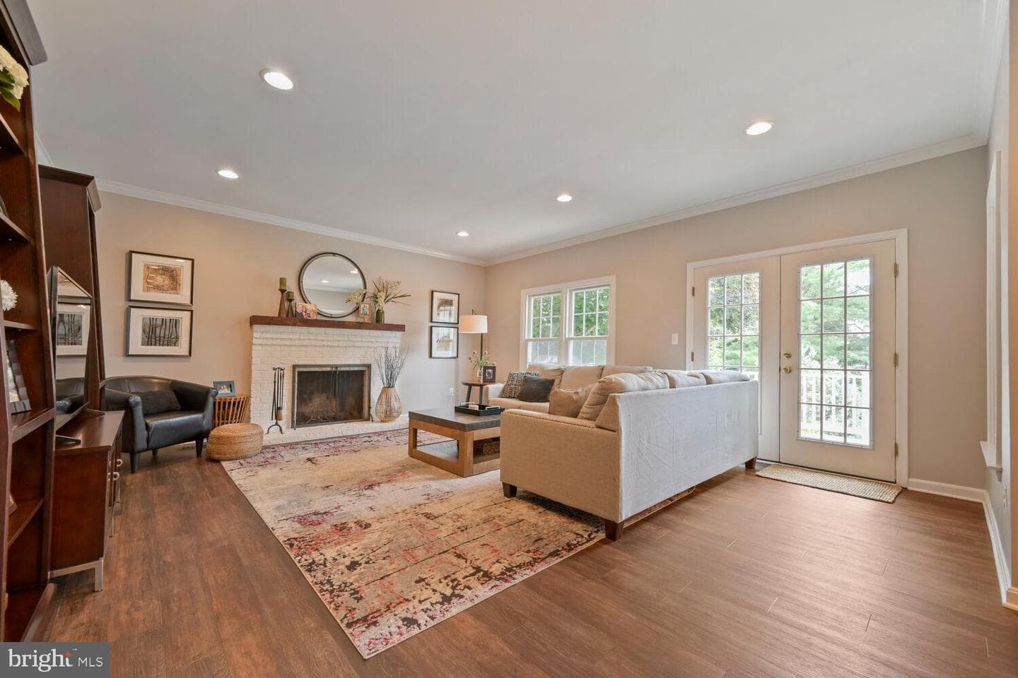 2074 Hammond Avenue photo 17