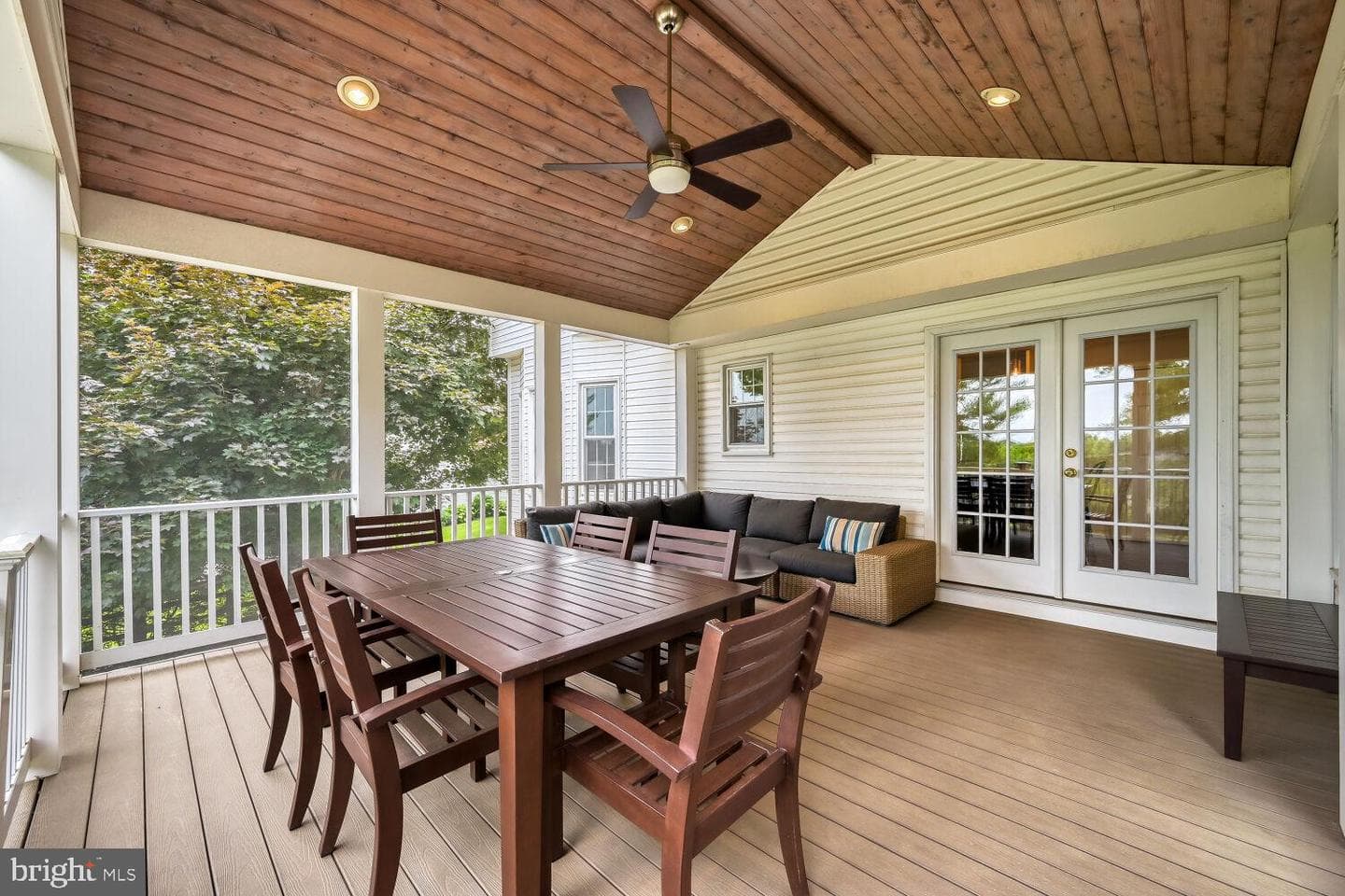 2074 Hammond Avenue photo 21