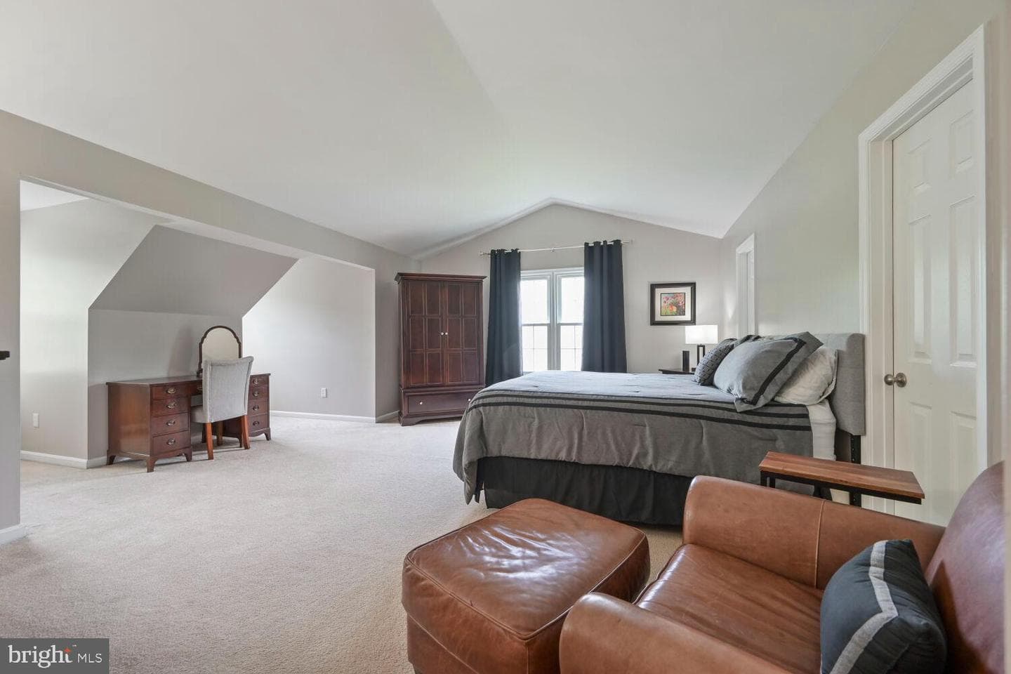 2074 Hammond Avenue photo 24
